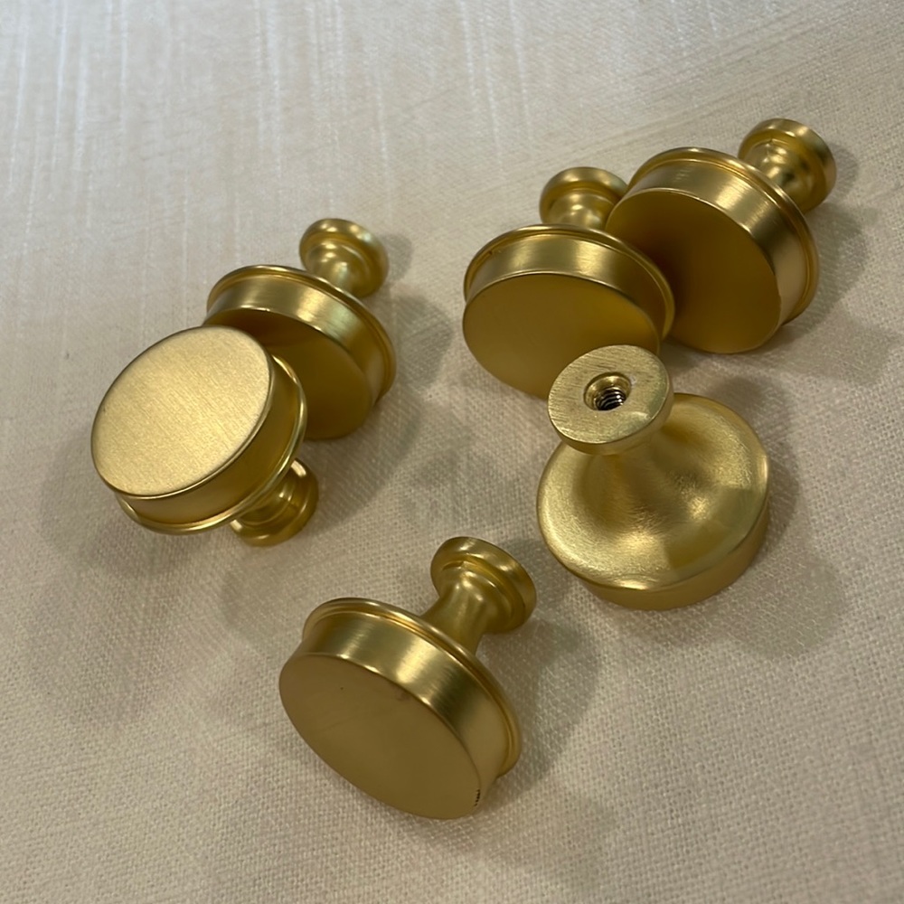 6 Available Gold Round Knobs for cabinets/dresser.
